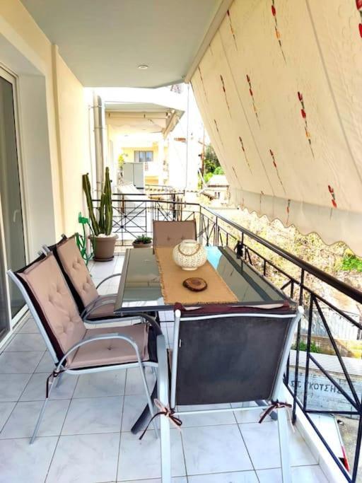 Kalamata Nestor Apartment-Near Historical Centre Exterior foto